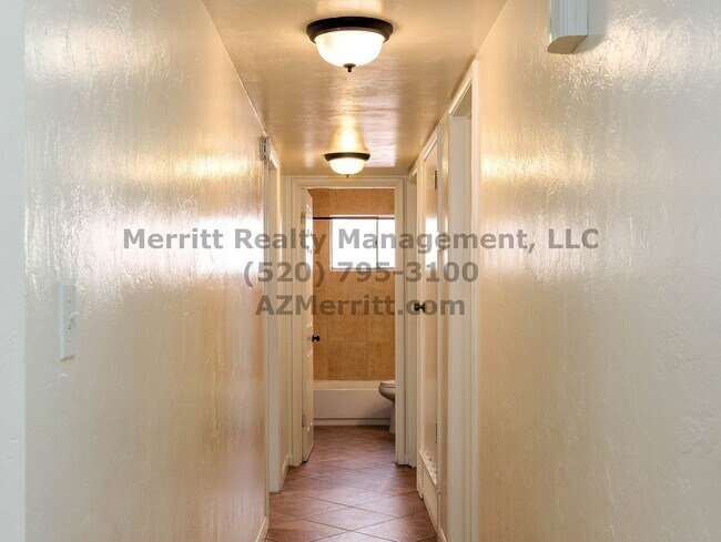 Building Photo - Sam Hughes 4 bedroom, 3 bath home with was...