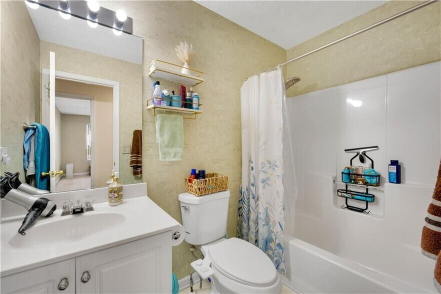 Building Photo - 10005 Lauren Hall Ct