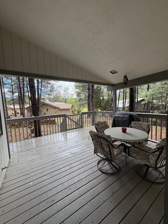 Building Photo - Gorgeous Furnished Country Club Rental