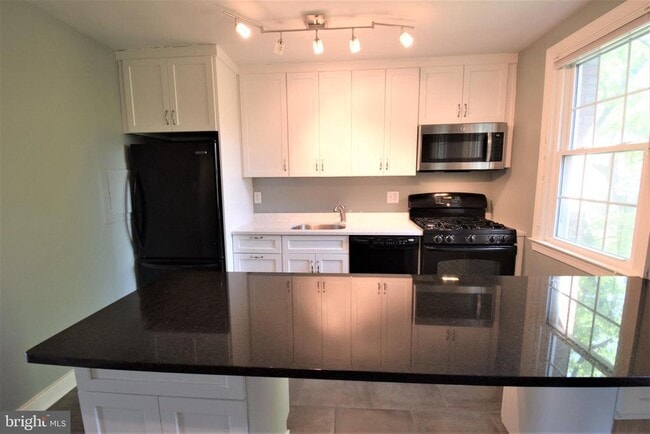 Building Photo - 2714 Ordway St NW