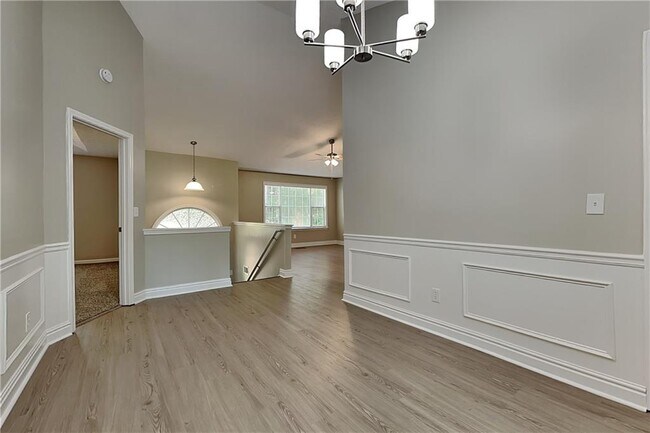 Building Photo - 353 Wildwood Ct