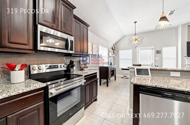 Building Photo - 319 Pecos Dr
