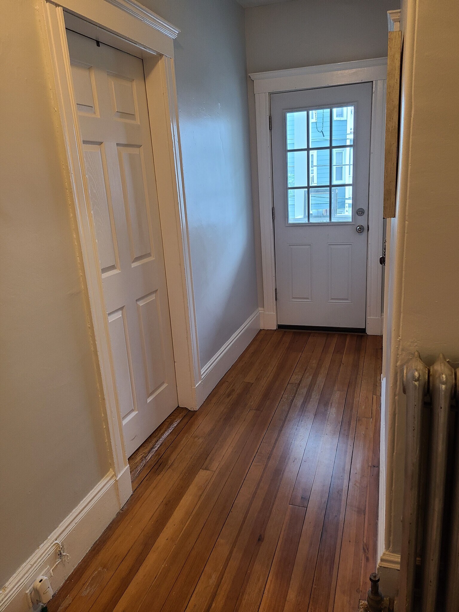 Hallway - 42 Belknap St