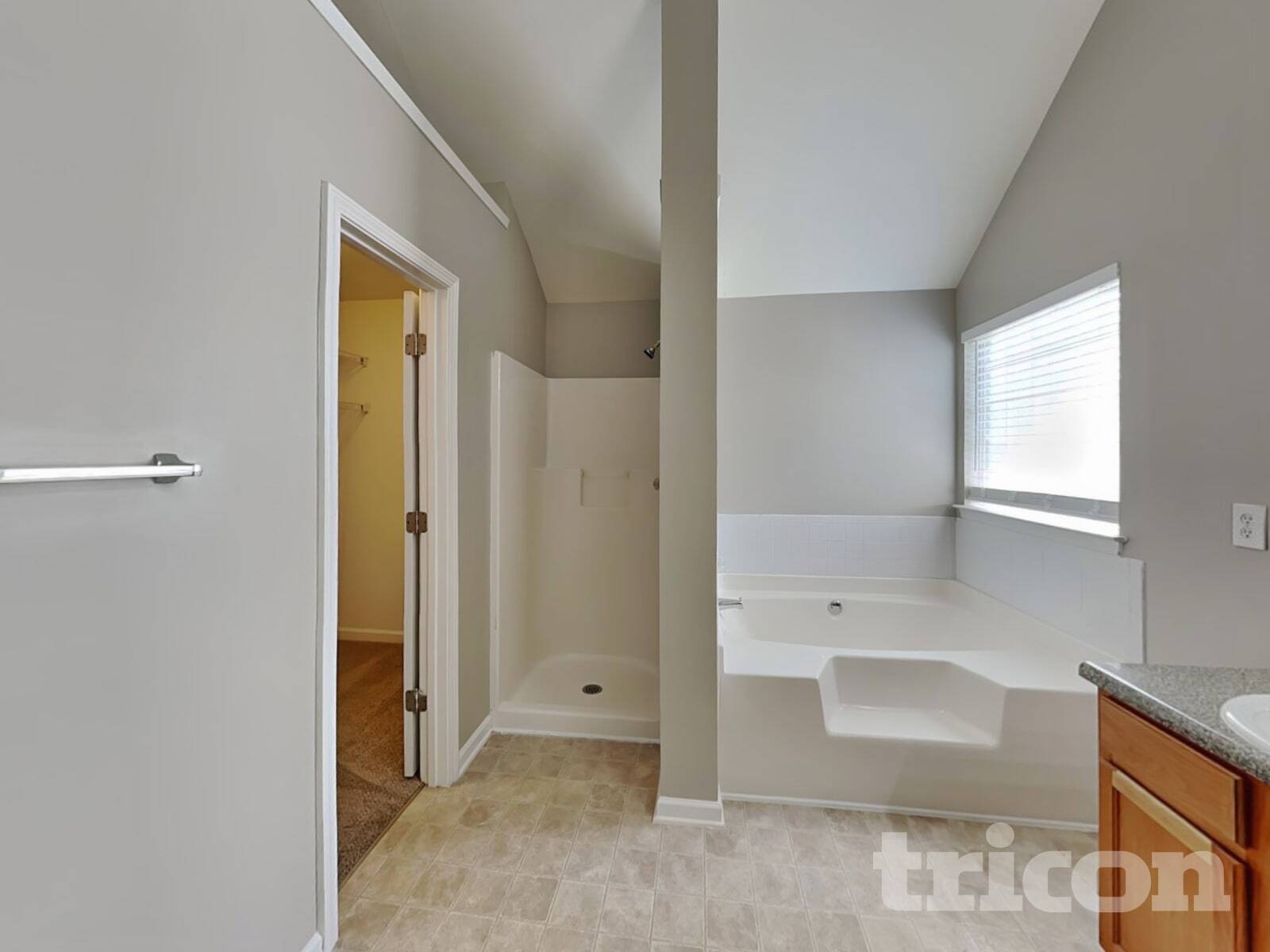 Building Photo - 3131 Berthas Overlook