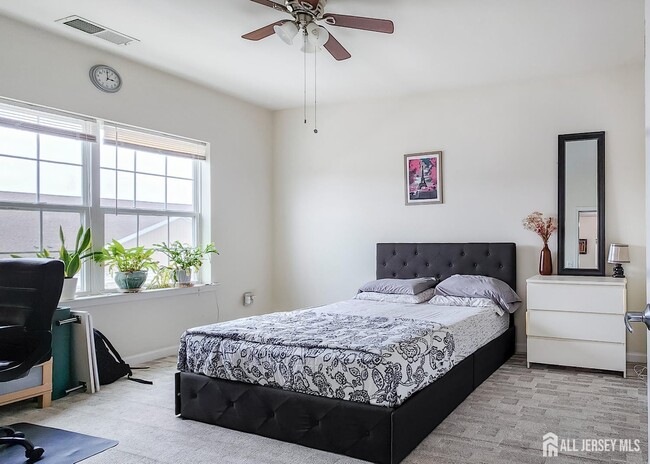 Building Photo - 548 E Celebration Way