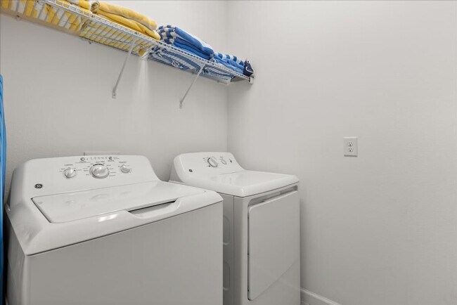 Building Photo - 4486 Monado Dr