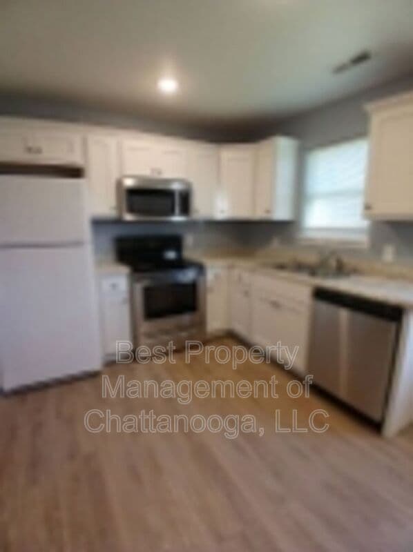 Building Photo - 3632 Dorris St