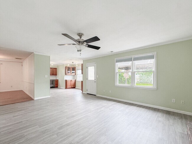 Building Photo - 3901 Quartz Ln