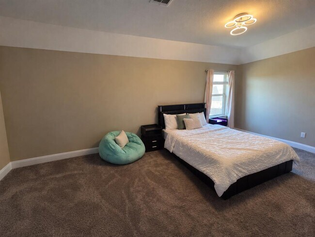 Building Photo - 1408 Saddlespur Ln