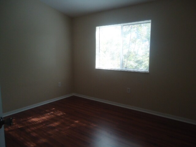 Building Photo - 1320 SE 31st Ct