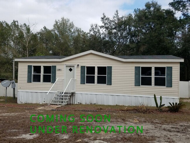 Building Photo - 3 Bed 2 Bath w/ HUGE screen porch on partially FENCED 1/3 Acre!