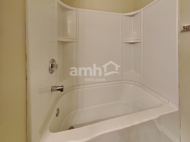 Building Photo - 8859 Arbor Glen Dr