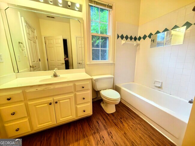 Building Photo - 4009 Treemont Ln
