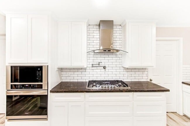 Building Photo - 7575 Coburn Dr