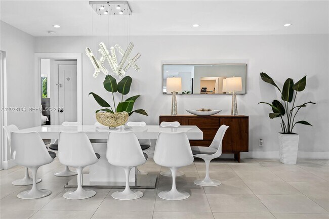 Building Photo - 1329 Funston St
