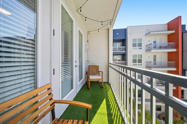 Building Photo - 1702 W Cleveland St