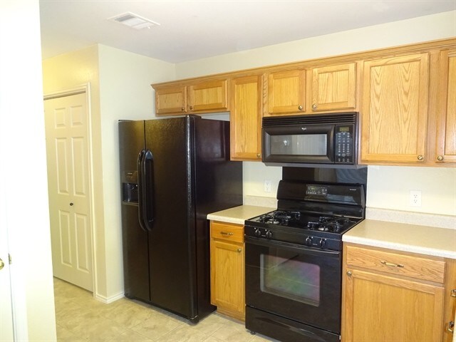 Building Photo - 2844 Deerfern Ln