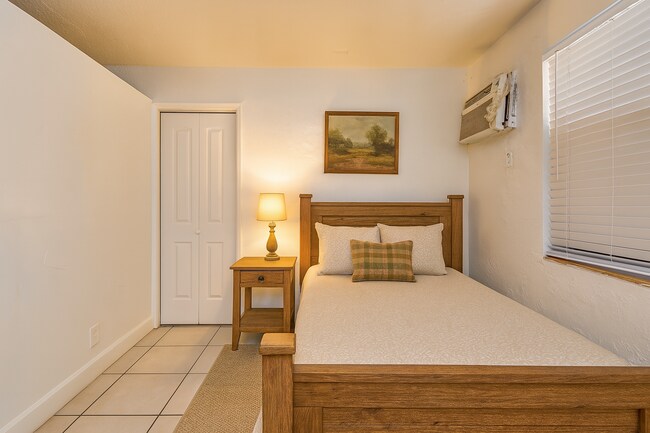 Building Photo - Bright & Spacious 1BR Near Everything You ...