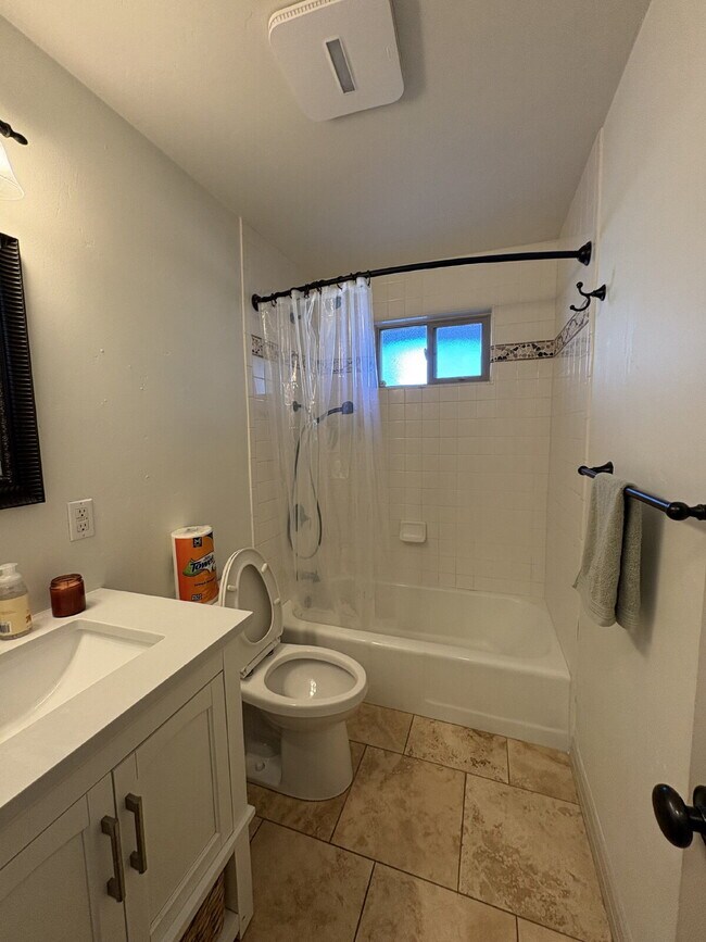 Building Photo - Old North End - Monroe