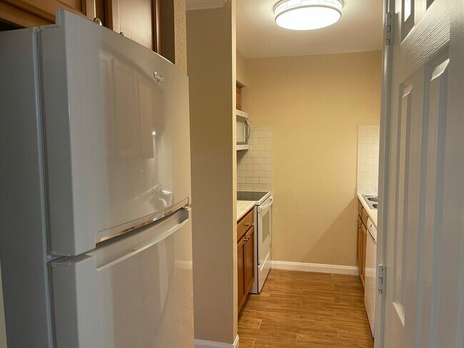 Building Photo - 5550 N Braeswood Blvd