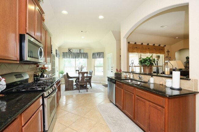 Building Photo - For Lease | 4 Bed, 2 Bath | 2,449 Sq Ft | The Woodlands Creekside Community |