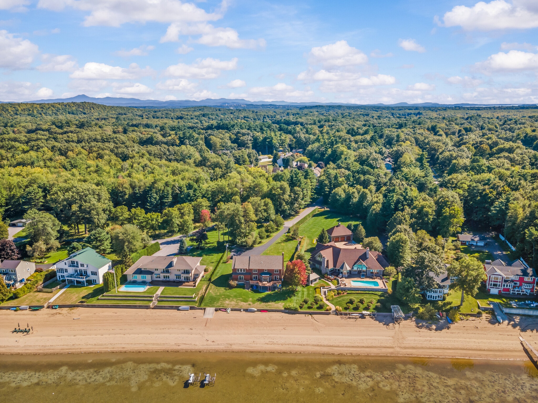 Building Photo - 185 Thayer Bay Rd