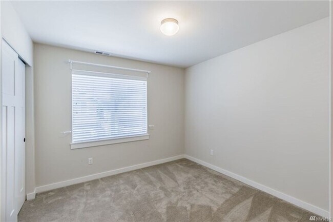 Building Photo - 4Bd/2.5Ba Lynnwood House