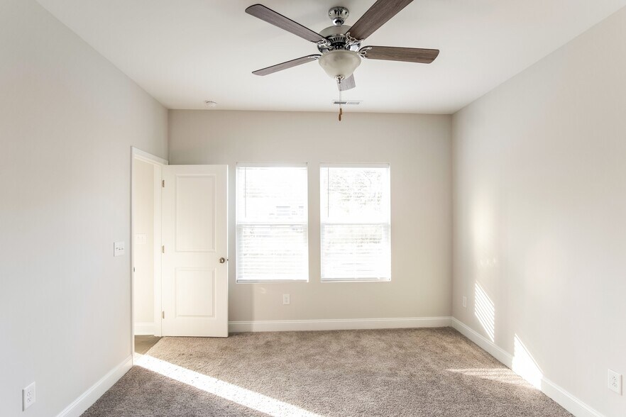 Building Photo - 405 Trevally Ct