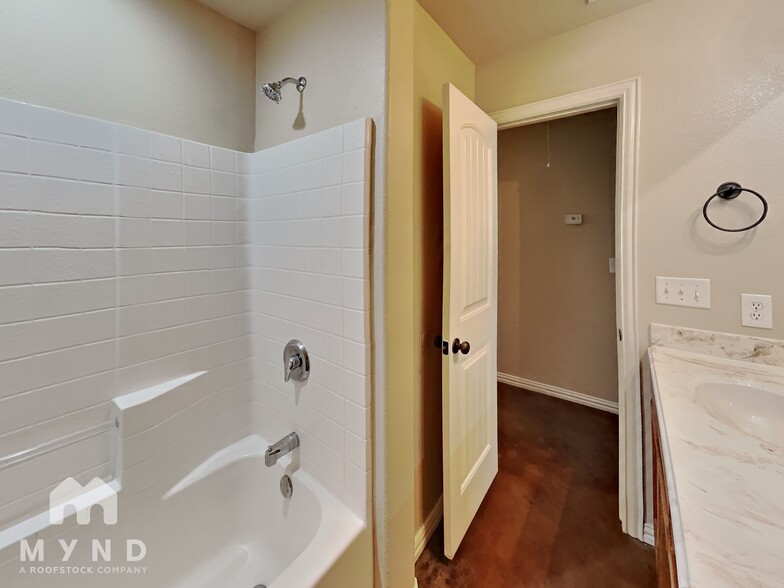 Building Photo - 104 Jolin Ln