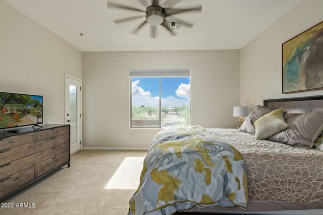 Building Photo - Grayhawk Remodeled Condo