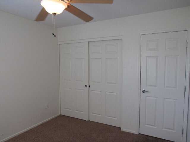 Building Photo - Great 2 Story Townhome in Gated Community!
