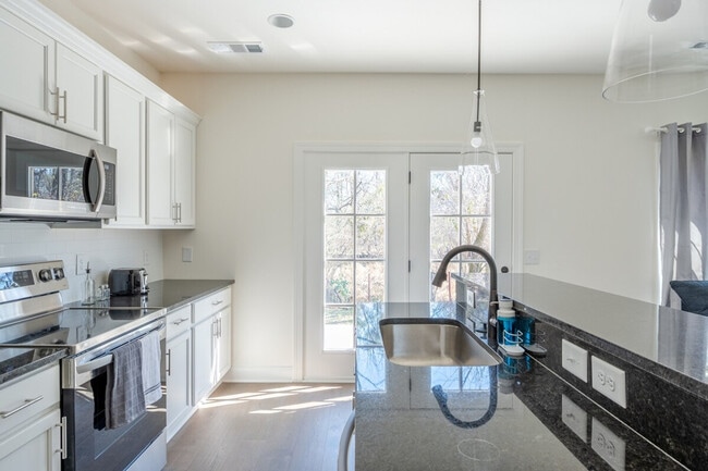 Building Photo - 3319 Old Hickory Blvd