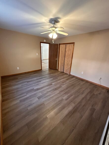 Building Photo - 117 Short St