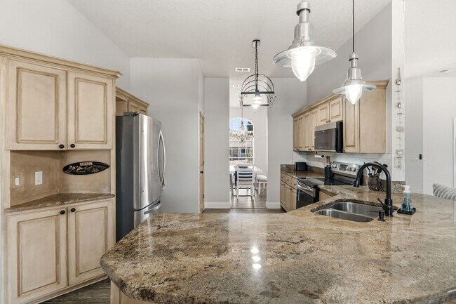 Building Photo - 329 Sailfish Cir
