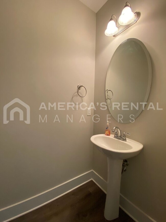 Building Photo - Large Townhome for Rent in Gardendale...  View with 48 Hours Notice!