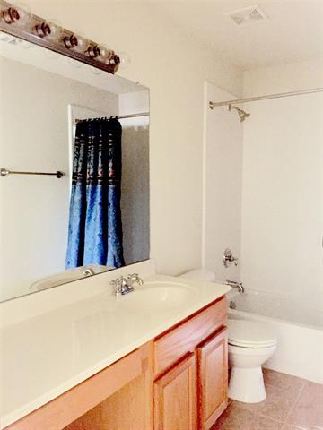 Building Photo - 9300 Hunter Chase Dr