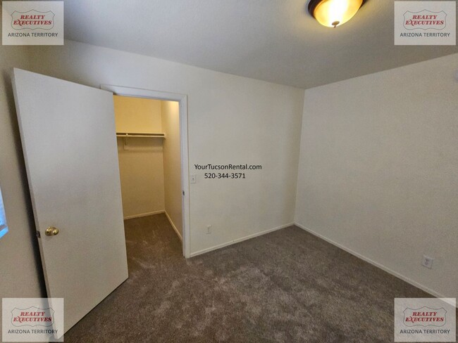 Building Photo - Midvale Park Home with 4 bedrooms and 2 baths