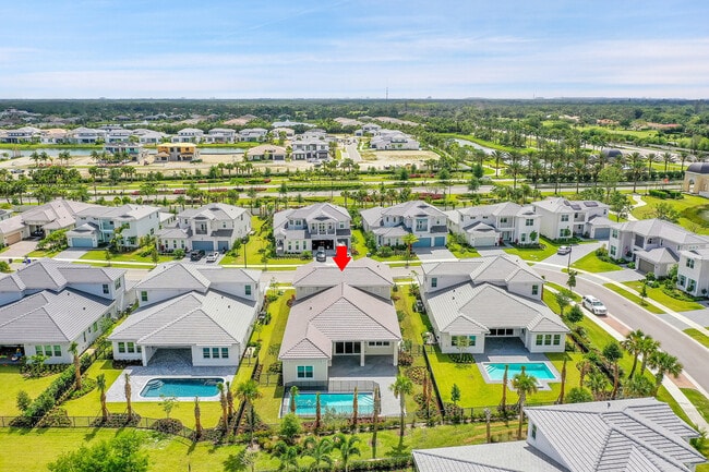 Building Photo - 9341 Crestview Cir