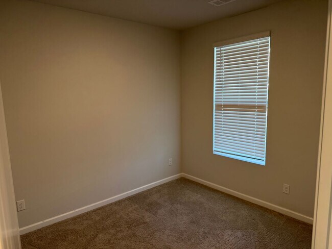 Building Photo - 1407 Walker Wy