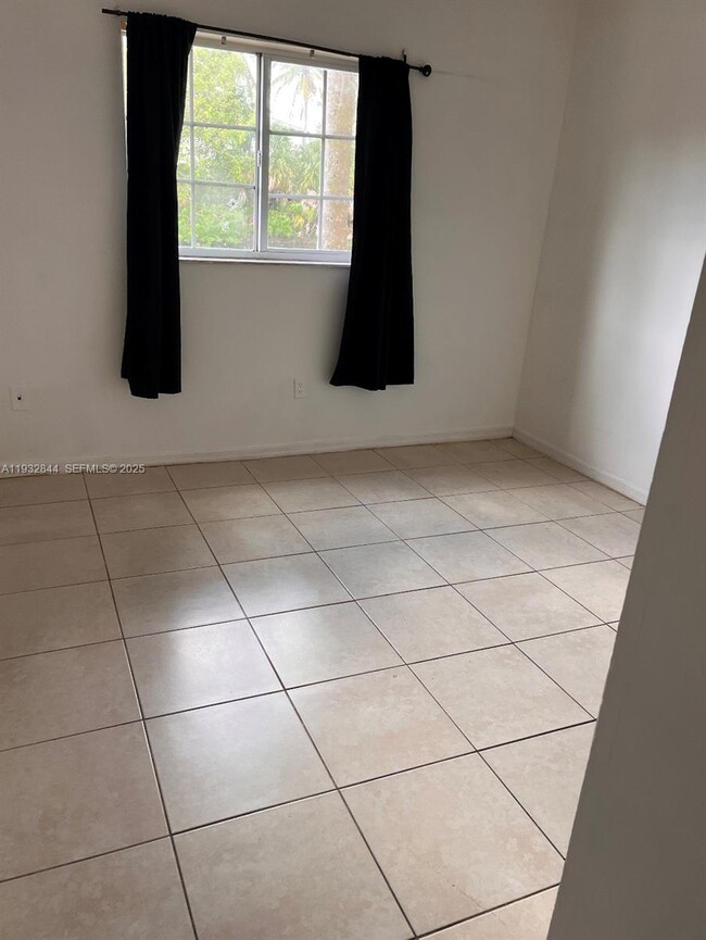 Building Photo - 3680 N 56th Ave