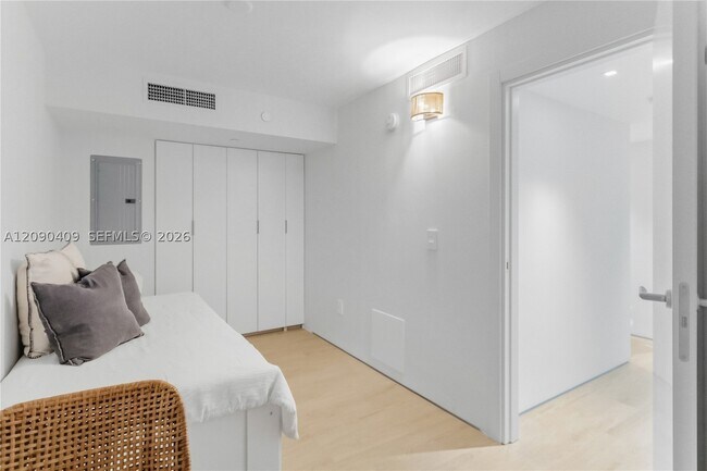 Building Photo - 9195 Collins Ave