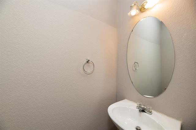 Building Photo - 3225 Cornflower Dr