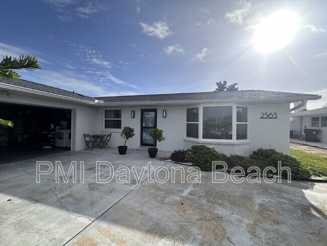 Building Photo - 2563 S Peninsula Dr