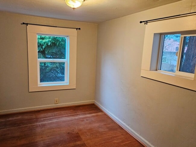 Building Photo - reie01*