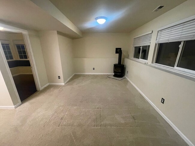 Building Photo - Spacious 4 Bedroom Home for Rent in Lake S...