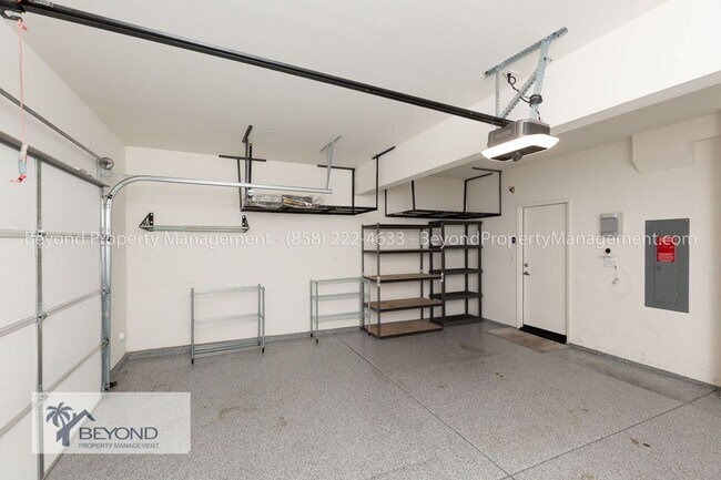 Building Photo - OTAY MESA !!!TRI LEVEL PERFECTION 2 BED/2....