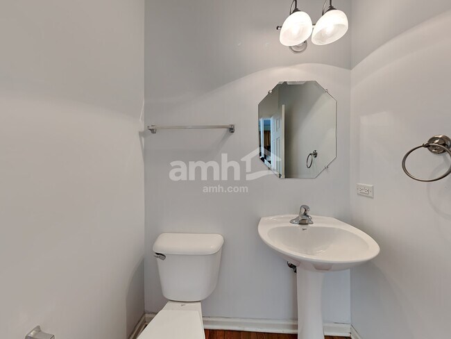 Building Photo - 209 Comstock Dr