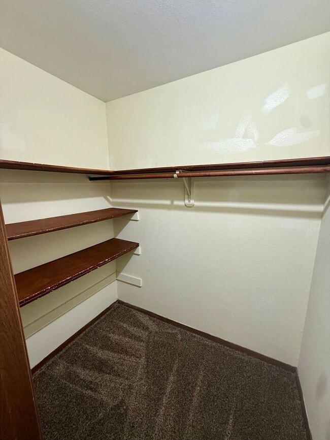 Building Photo - Move in specials - Pick One - 1st month free or $100 off monthly rent. Flexible lease terms are a...