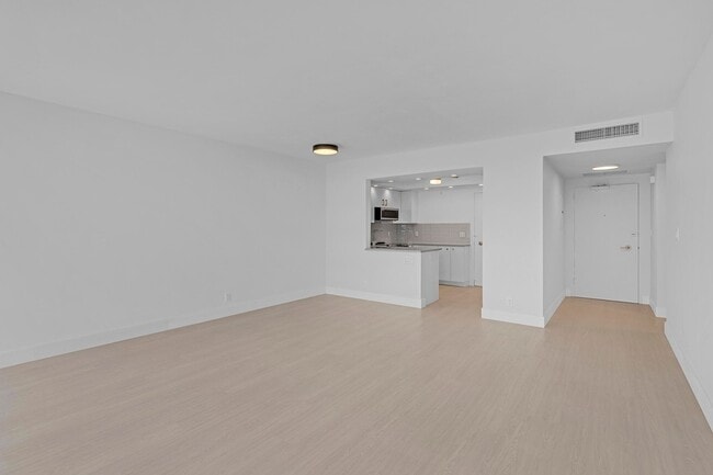 Building Photo - 3700 Galt Ocean Dr