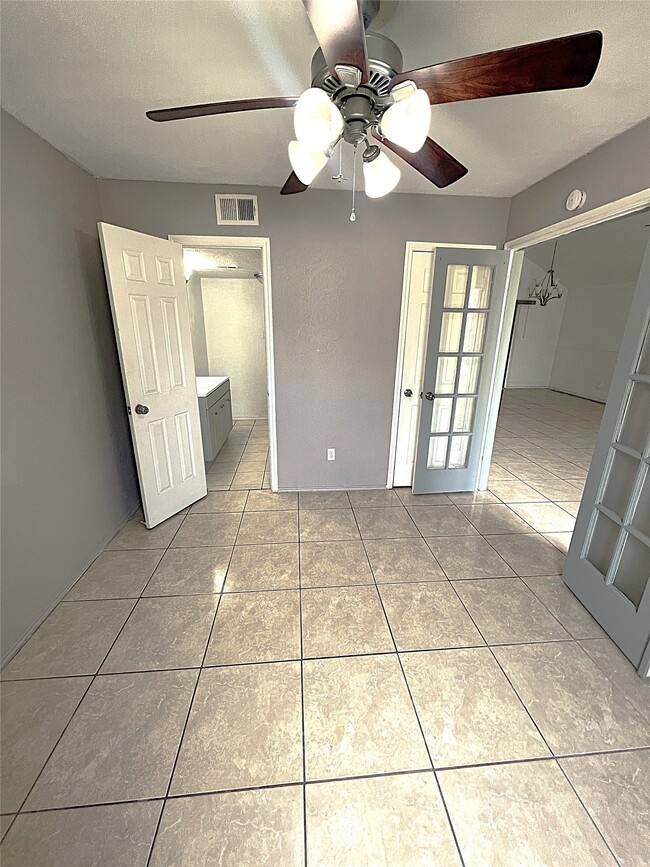 Building Photo - 19906 Rising Star Dr